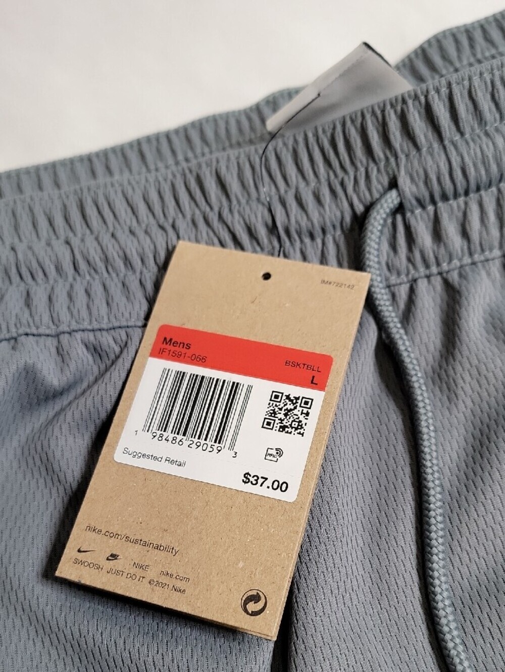 Nike Men’s Light Gray Performance Athletic Shorts - Picture 3 of 4